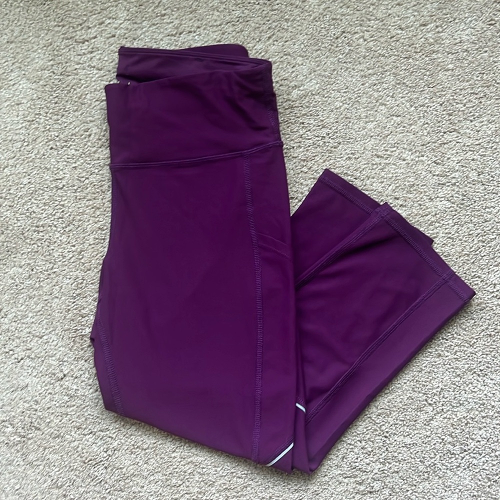 Cropped athletic leggings